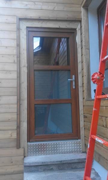 installation porte bois